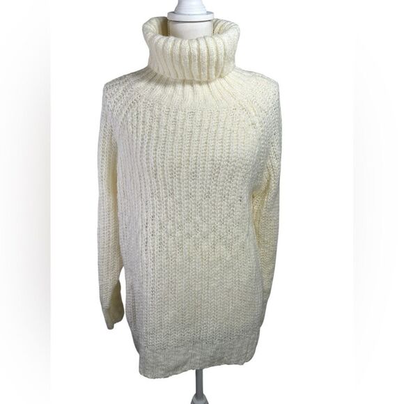 POL Thick Chunky Cozy Cream Turtleneck Sweater Size M - Picture 1 of 11